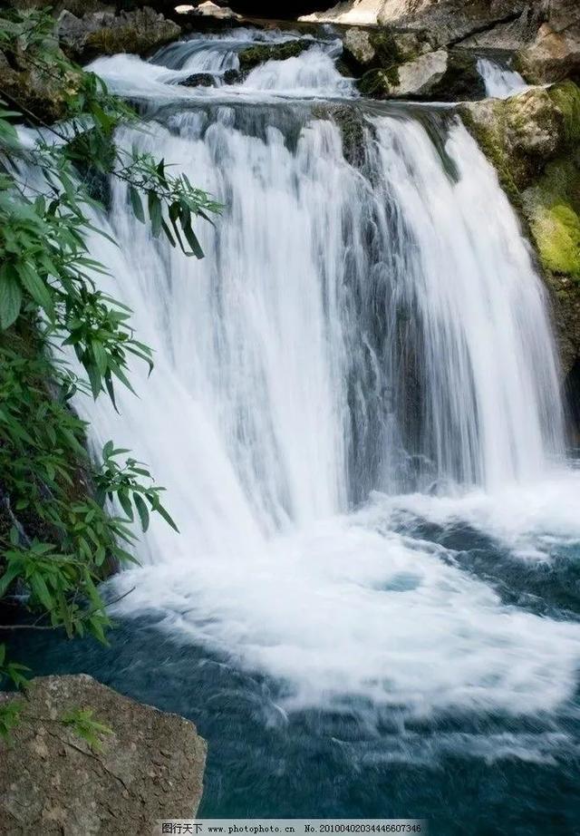 新春走基层｜曾经堆满渣土的小河如今清水潺潺 焕然一新